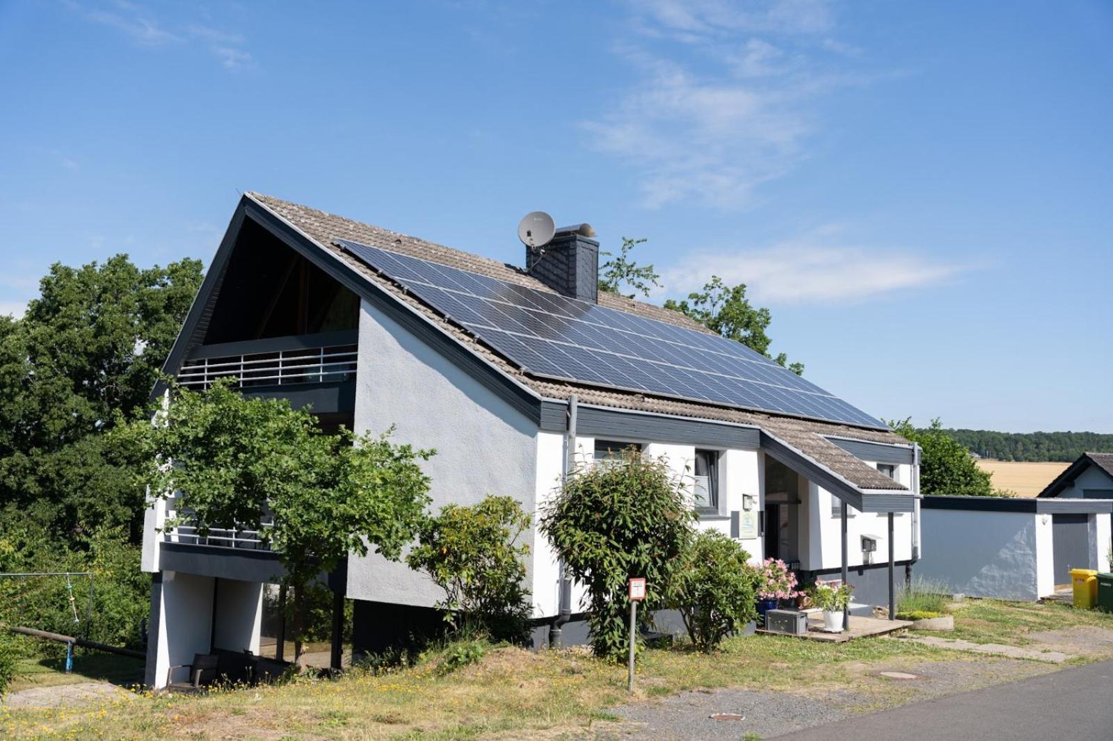 Ferienhaus Schoene Aussicht Ferienwohnung Gelb Hemfurth-Edersee Экстерьер фото